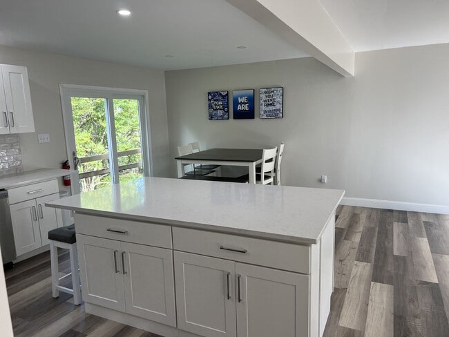 Building Photo - Charming Remodeled Single Home in Lemont, PA