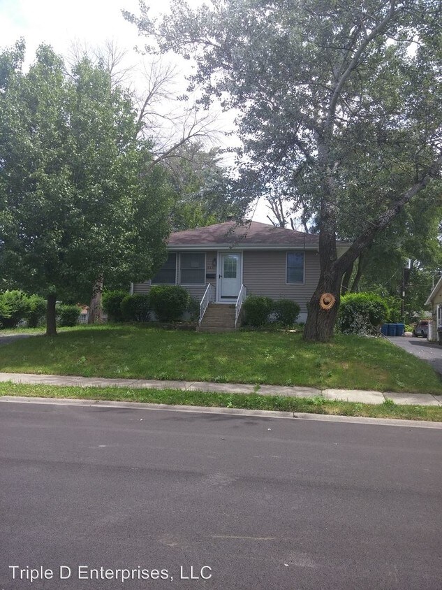 241 Tiverton Ln, Steger, IL 60475 House Rental in Steger, IL