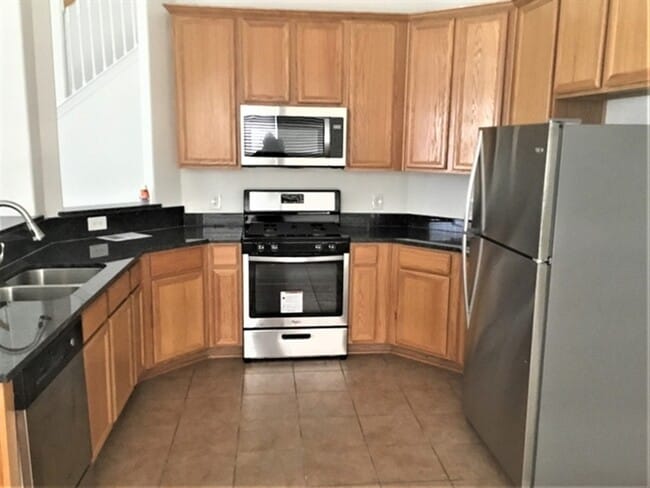 Building Photo - 30622 N Sulphur Creek Dr