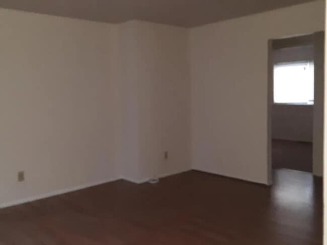 Building Photo - 1025 Shackelford Rd