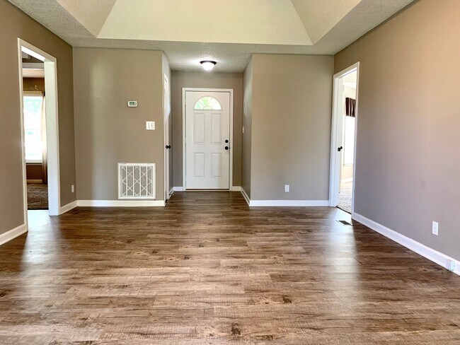 Building Photo - 917 Arrow Cir