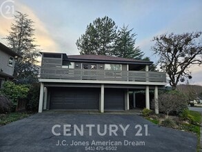 Building Photo - 144 Black Oak St