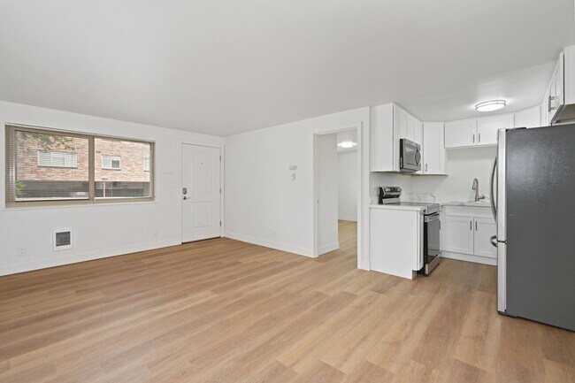 Foto del edificio - Greenlake / Phinney Ridge Remodel - In-Uni...