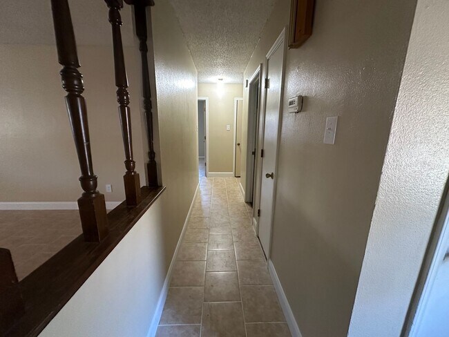 Building Photo - Remodeled 3-bedroom 2-bath home