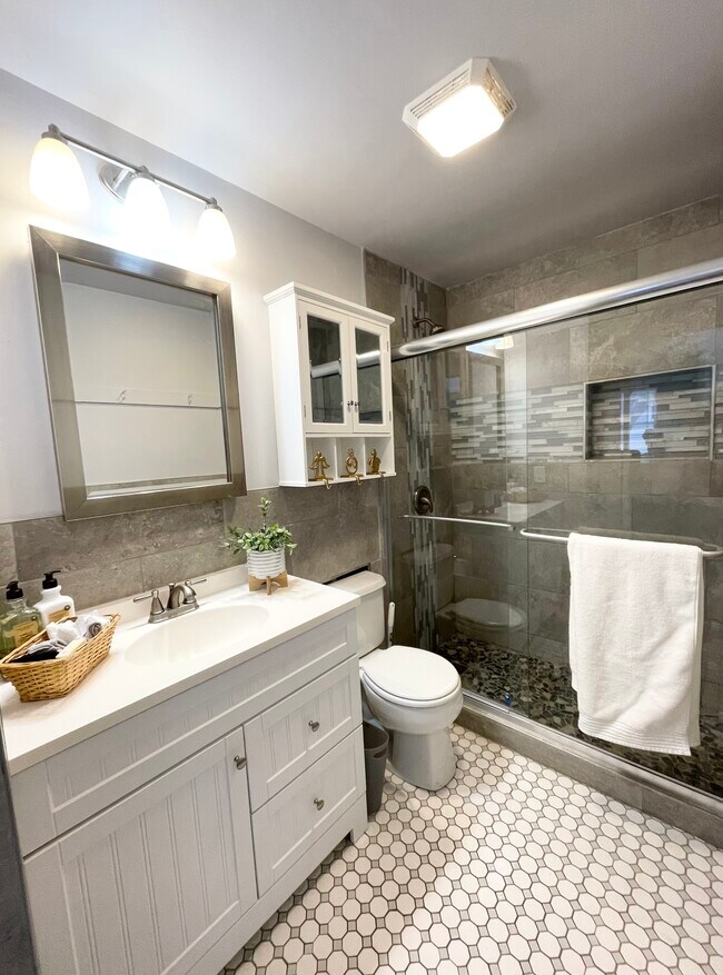 Building Photo - 248 Pennsylvania Ave