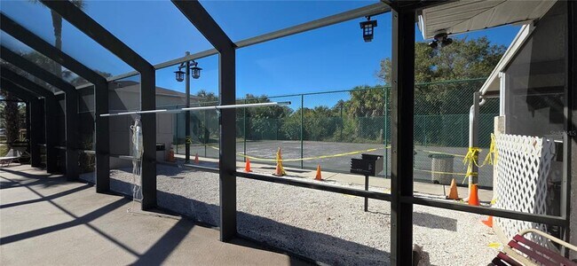 Foto del edificio - 22523 Westchester Blvd