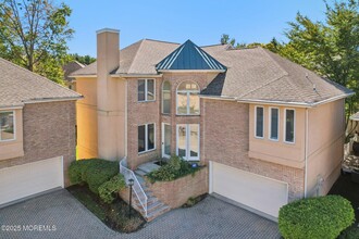 Building Photo - 211 Piper's Landing Ct