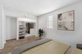 Building Photo - Crosstown Phoenix