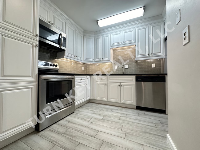 Building Photo - Condo for rent near UAB *Price Drop & Move In Special*