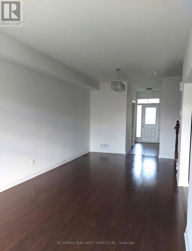 Building Photo - 127 Hawkeswood Dr