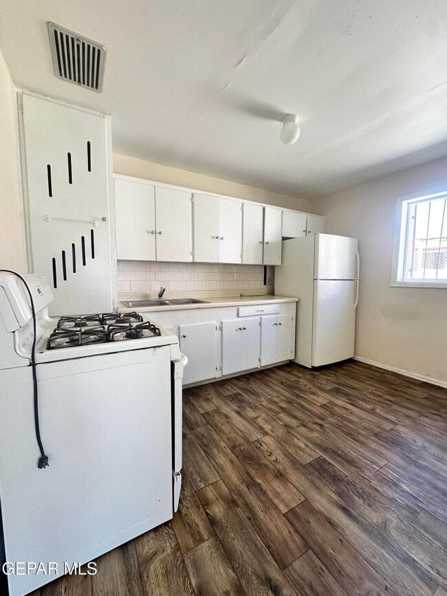 Foto del edificio - 3912 Polk Ave