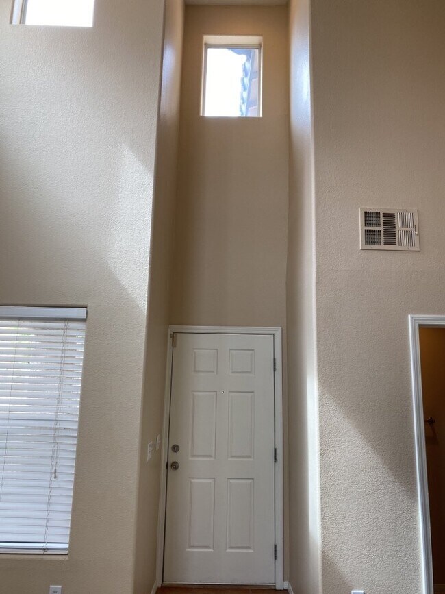 Foto del edificio - Stunning 3-bedroom, 2.5-bathroom rental