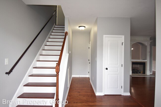 Building Photo - 4 br, 2.5 bath House - 256 Royal Briar Ct