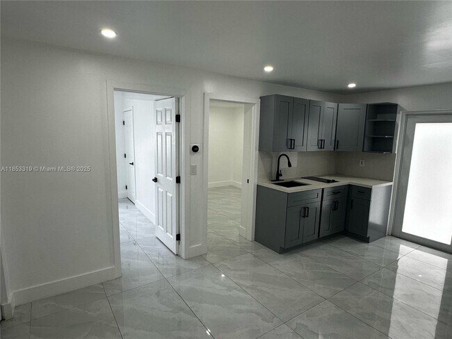 Foto del edificio - 770 SE 4th Pl