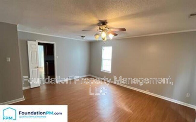 Foto del edificio - 3801 Bowen Ave