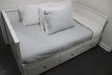 Foto del edificio - 3000 W Belmont Ave