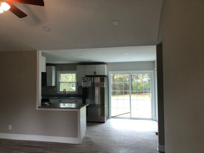 Building Photo - 204 Moritz Rd