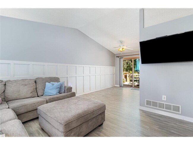 Foto del edificio - 8345 Grace Ct