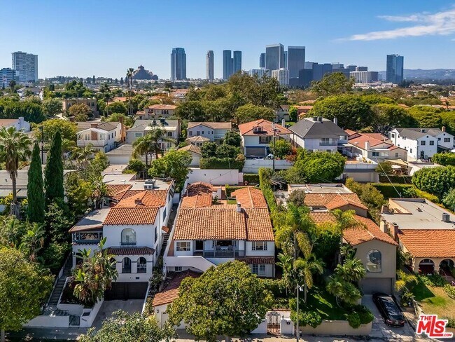 Foto del edificio - 1215 Edris Dr