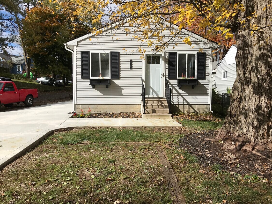 132 Maudlin St, Novi, MI 48377 House Rental in Novi, MI
