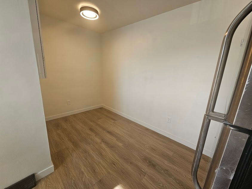 Building Photo - 19 Wellington St