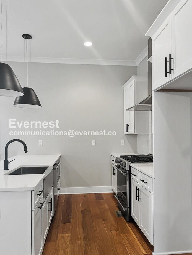 Foto del edificio - 121 Lucile St