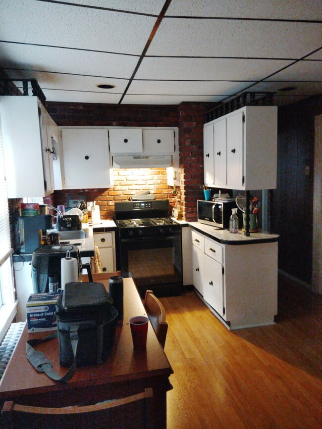 Building Photo - 23 A St