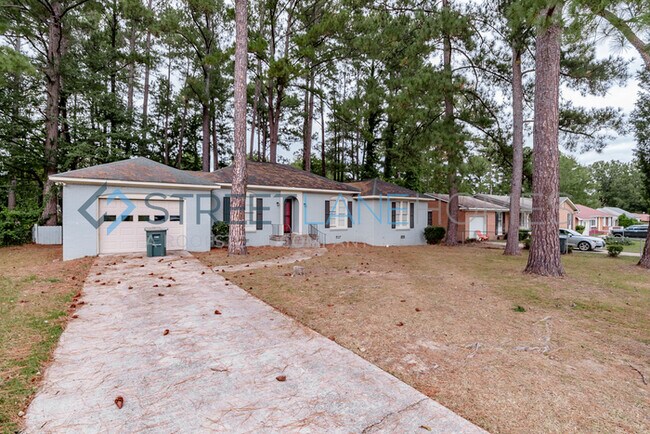 Building Photo - Charming 3 Bedroom in Columbia!