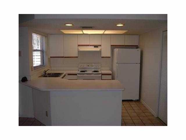 Building Photo - 13717 Yarmouth Dr