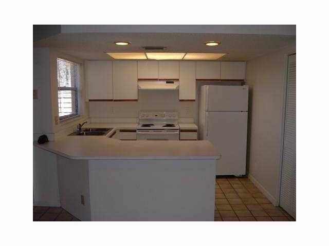 Foto del edificio - 13717 Yarmouth Dr