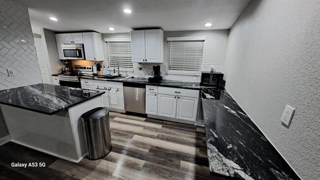 Building Photo - 33326 Mandrake Rd
