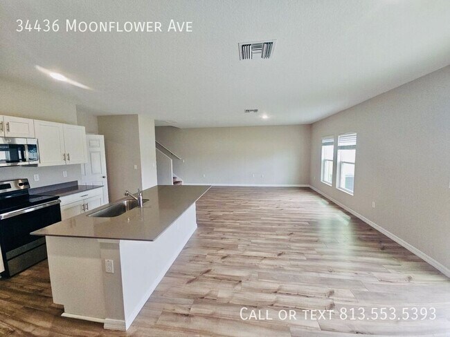 Foto del edificio - 34436 Moonflower Ave
