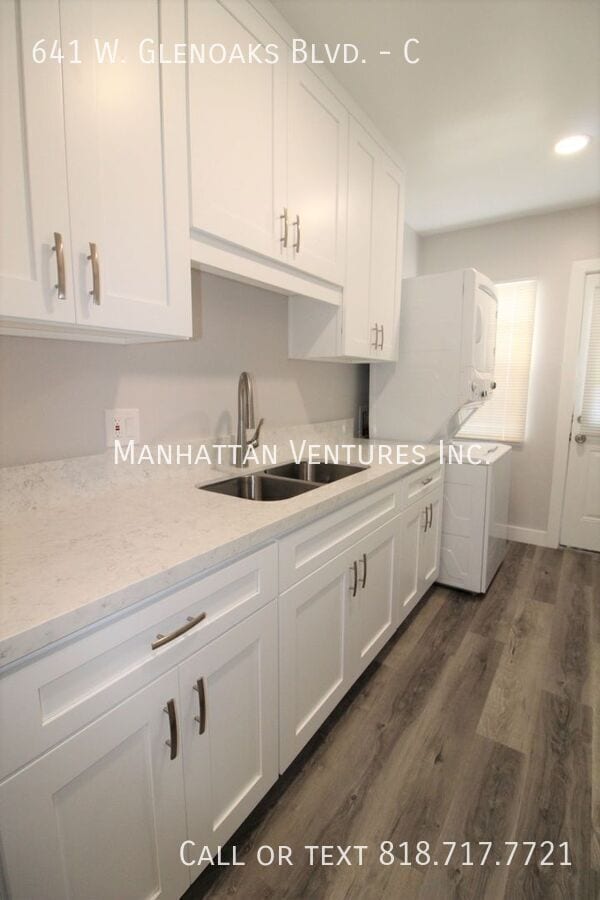 Building Photo - 641 W Glenoaks Blvd