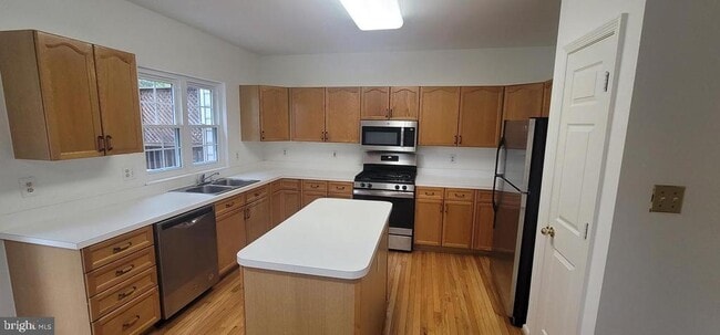Building Photo - 46858 Lawnes Creek Terrace