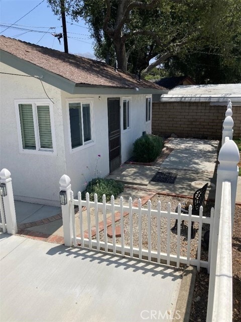 Building Photo - 947 E Cypress Ave