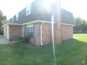 Building Photo - 1113 Callie Dr
