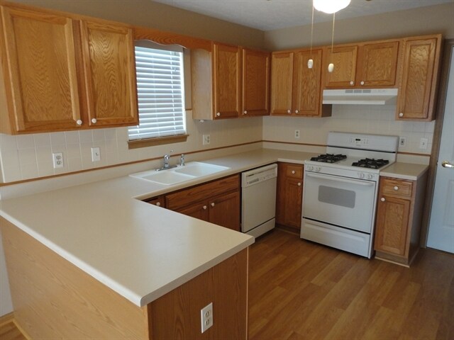 Building Photo - 482 University Drive
