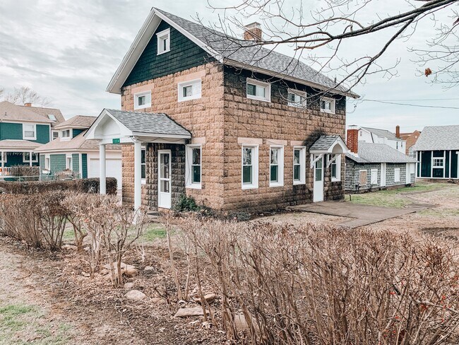 Building Photo - 1224 Kansas Ave