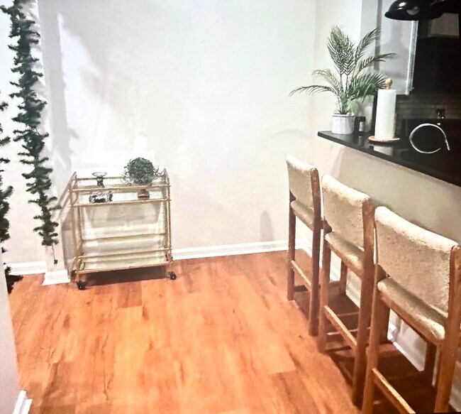 Foto del edificio - 165 Walton Ave