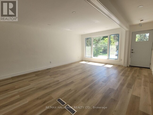 Building Photo - 407 Becker Rd