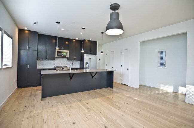 Foto del edificio - 716 W Stone St