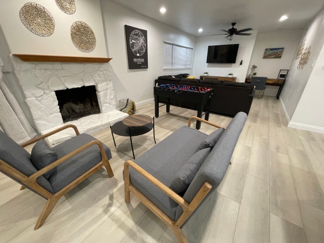 Photo - 2832 David St House