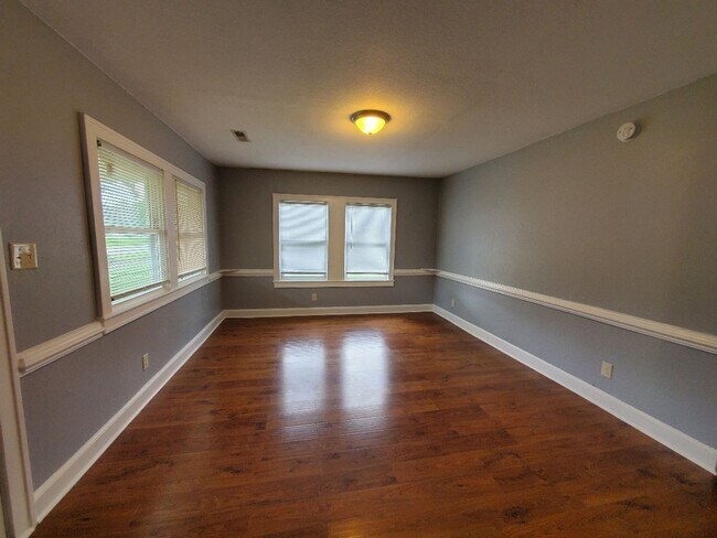 Foto del edificio - 1634 Peartree Rd