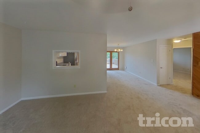 Building Photo - 3310 Red Onion Cir