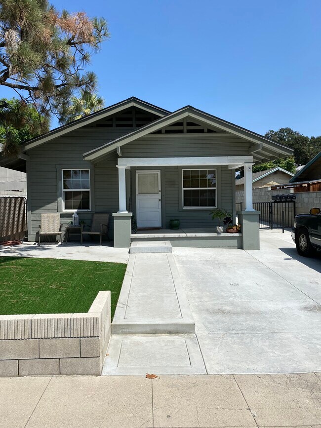 Building Photo - 248 S Vista Bonita Ave