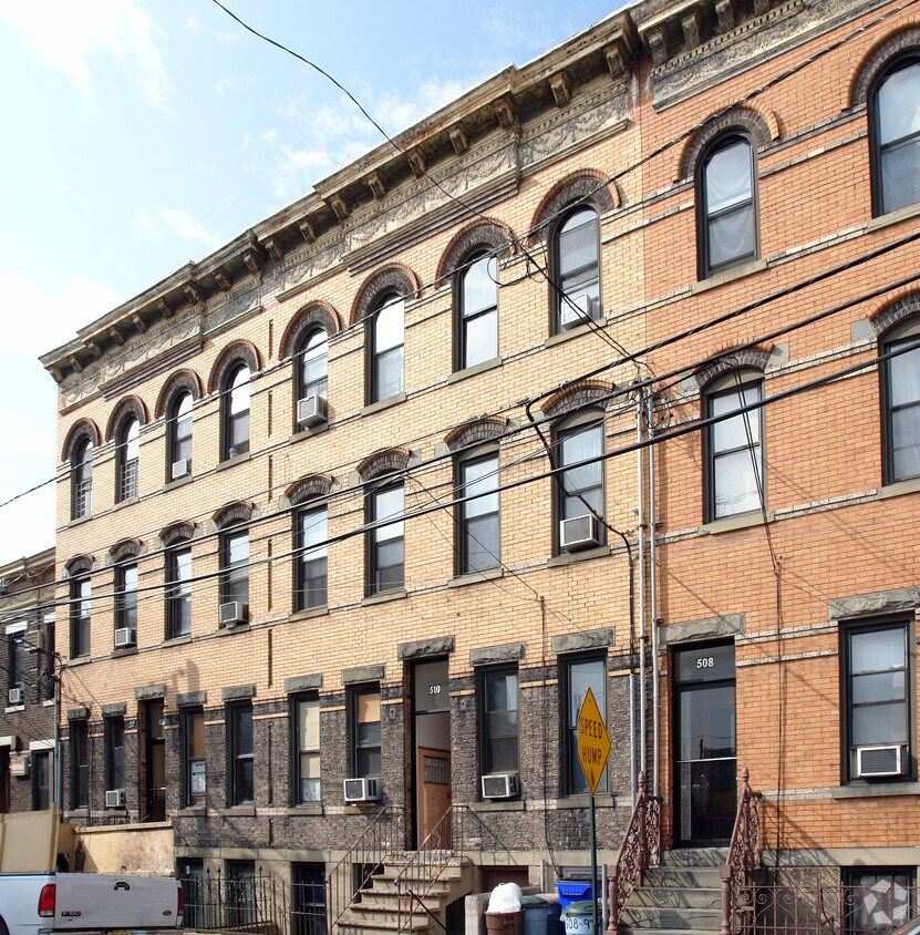 Primary Photo - 510 9th St