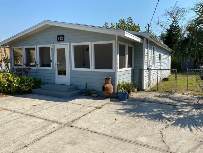Building Photo - 313 S Observatory Dr