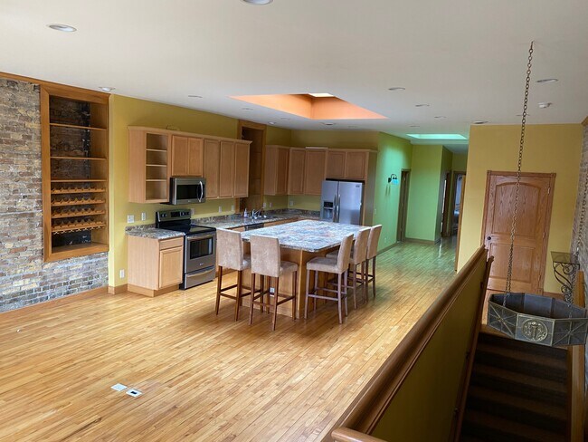 Foto del edificio - 413 W Milwaukee St