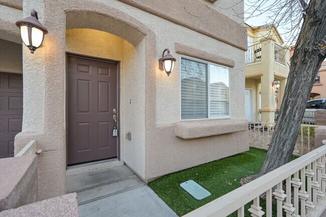 Foto del edificio - SW!! Near Summerlin!! 3 Bedroom, 2.5, All ...