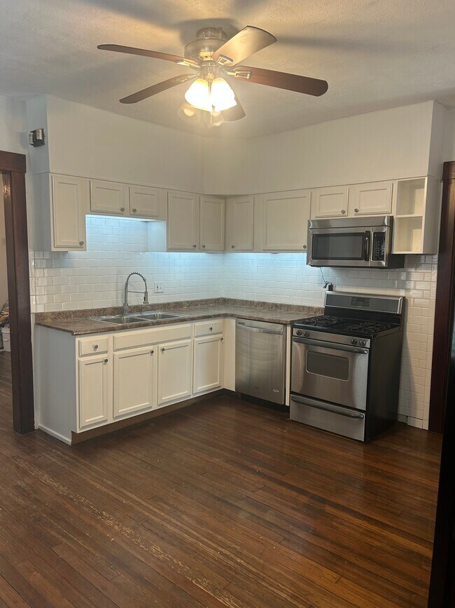 Building Photo - 1567 Wagar Ave